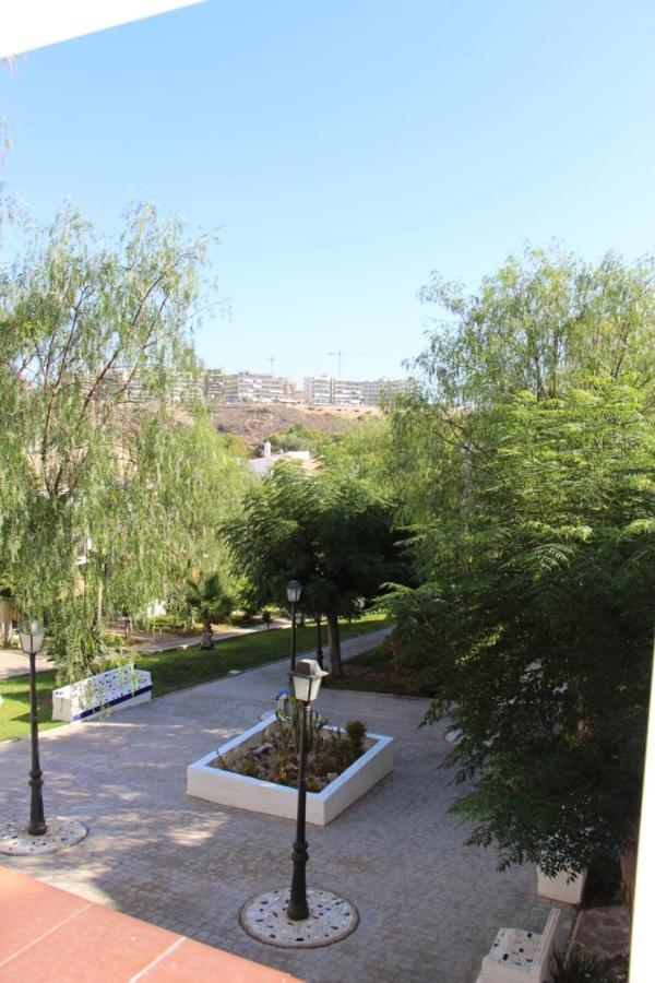 Bonita Casa En Urbanizacion Privada Muy Cerca Del Mar Y De Alicante Гран-Алакант Екстер'єр фото