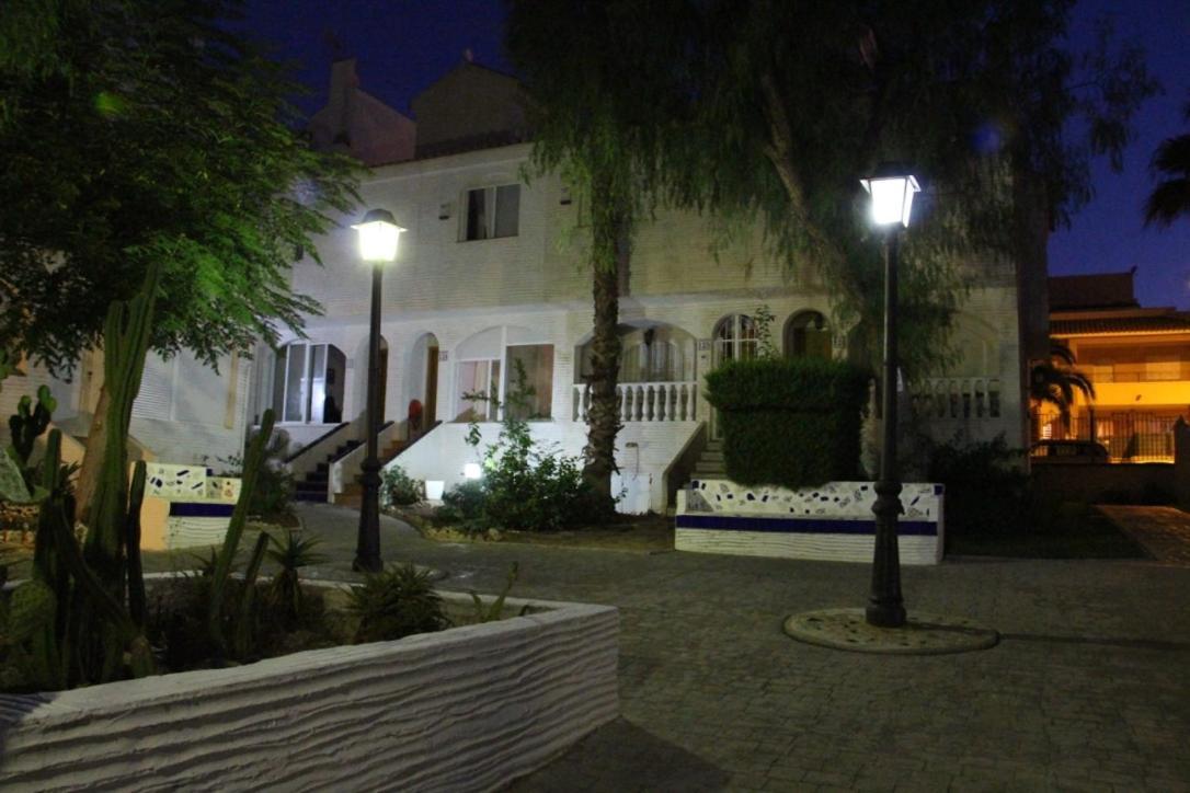 Bonita Casa En Urbanizacion Privada Muy Cerca Del Mar Y De Alicante Гран-Алакант Екстер'єр фото