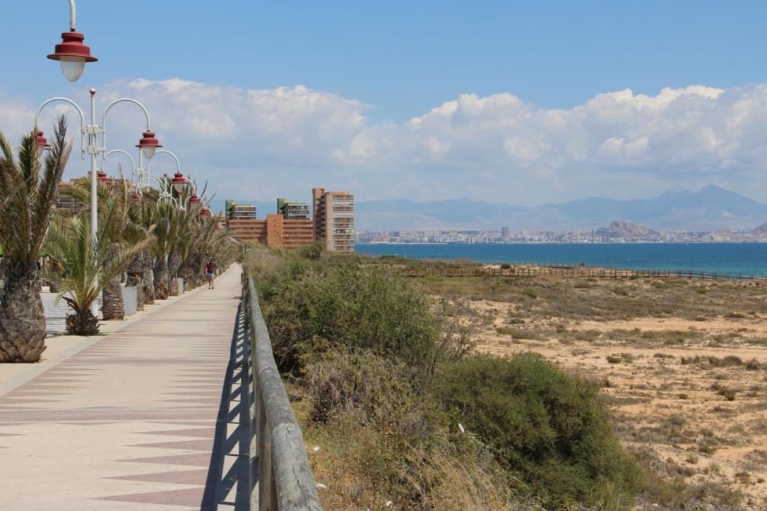Bonita Casa En Urbanizacion Privada Muy Cerca Del Mar Y De Alicante Гран-Алакант Екстер'єр фото